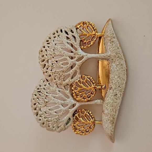 AJC AMERICAN JEWELRY CO. Goldtone & Enamel Sparkle Tree Brooch - Picture 1 of 6